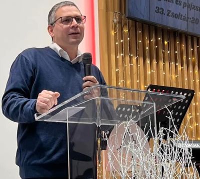kép: Anti a pulpitusnál
